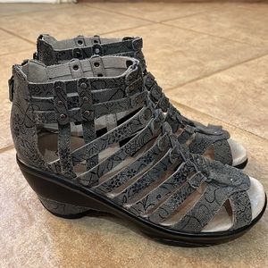 Jambu Brookline gladiator sandals size 6.5
